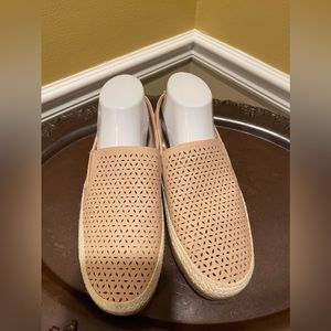 Women’s Yuu Lacey Slip On Shoes